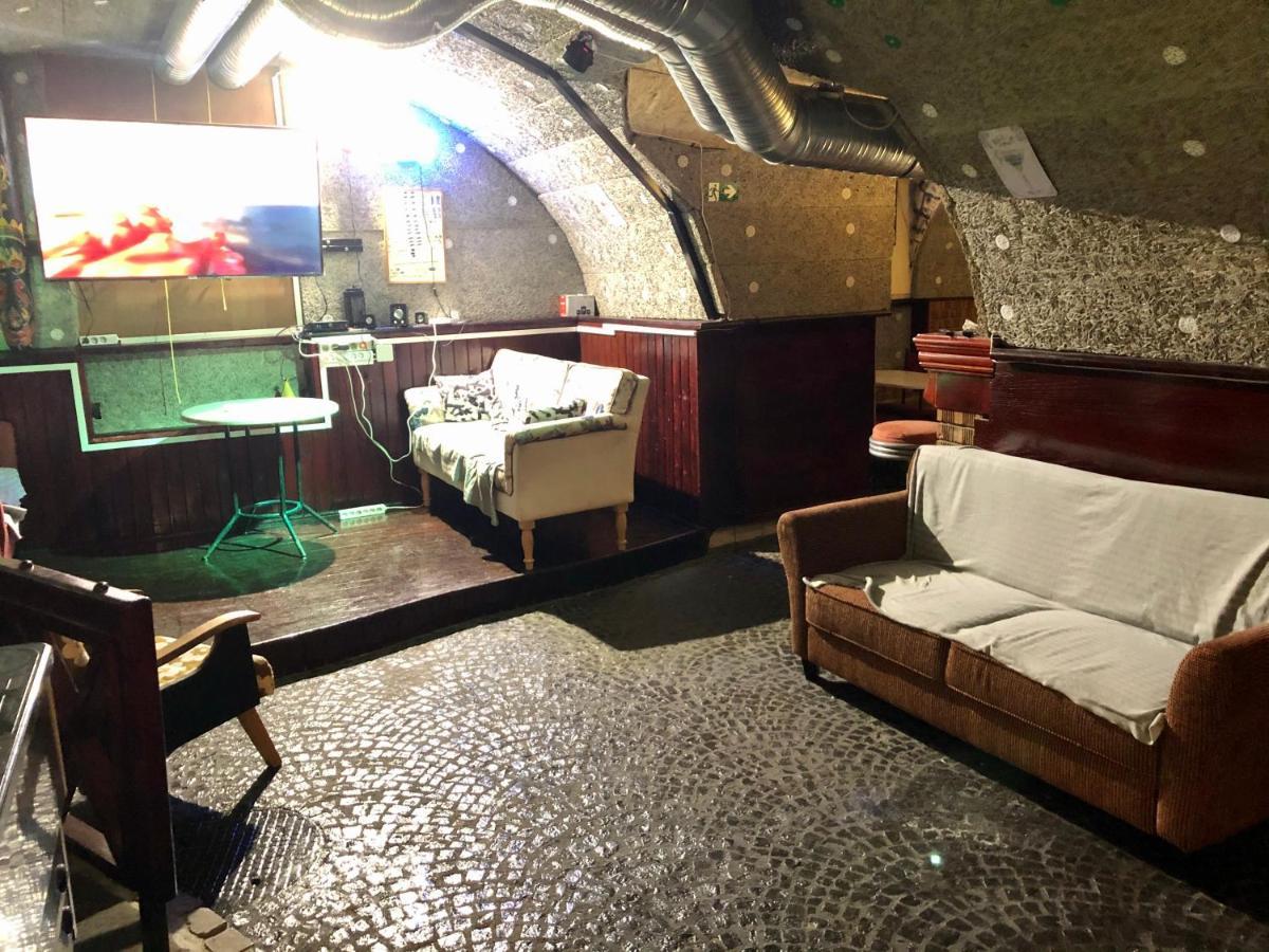 Whole Basement Former Pub 5 For Stag Do Βουδαπέστη Εξωτερικό φωτογραφία